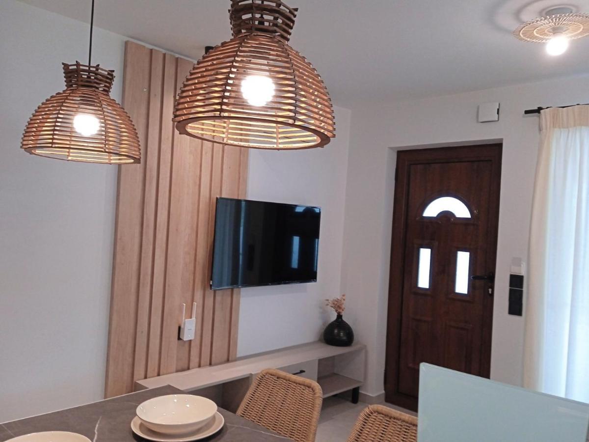 Q Luxury Rooms Paleros Exterior photo